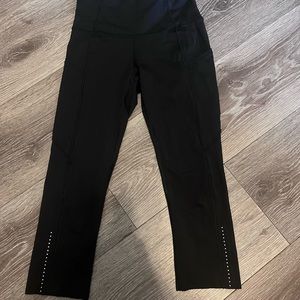 Lululemon leggings, in great condition, perfect for working out!